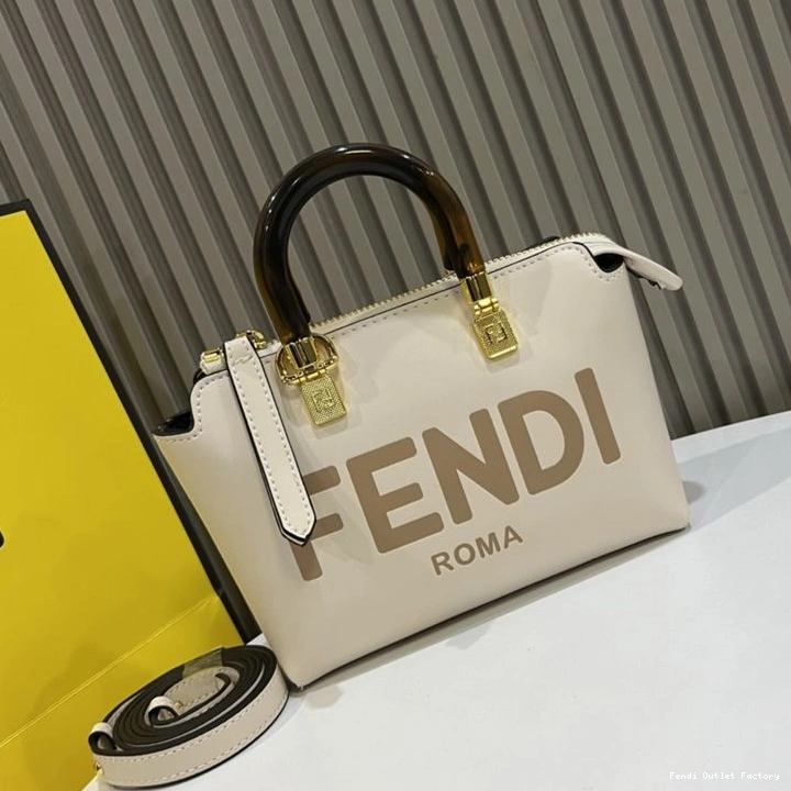 Vintage HOT ROMA Calf Mini Bag The White In Fendi By Leather Way Boston Logo 0820